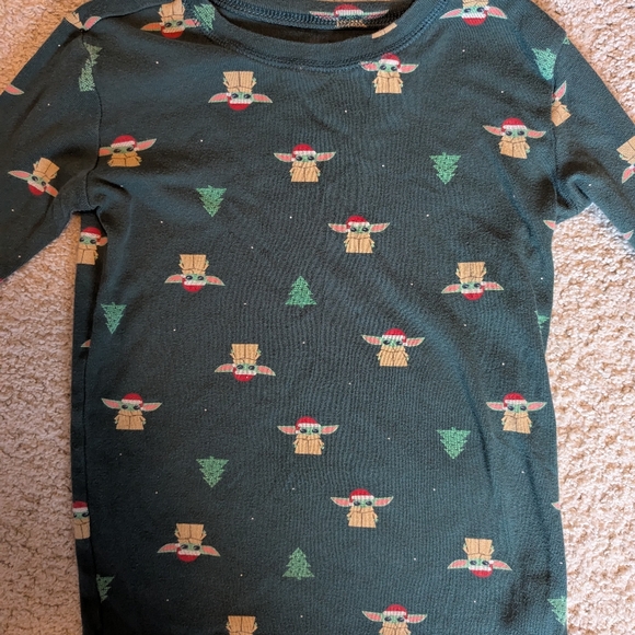 Grogu/Baby Yoda Christmas pajamas - Picture 3 of 6